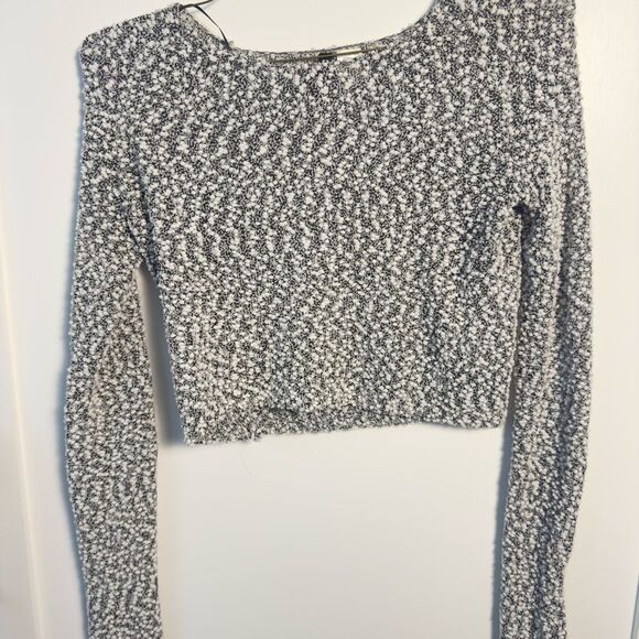 Monochrome Textured Sweater - Picture 2 of 3